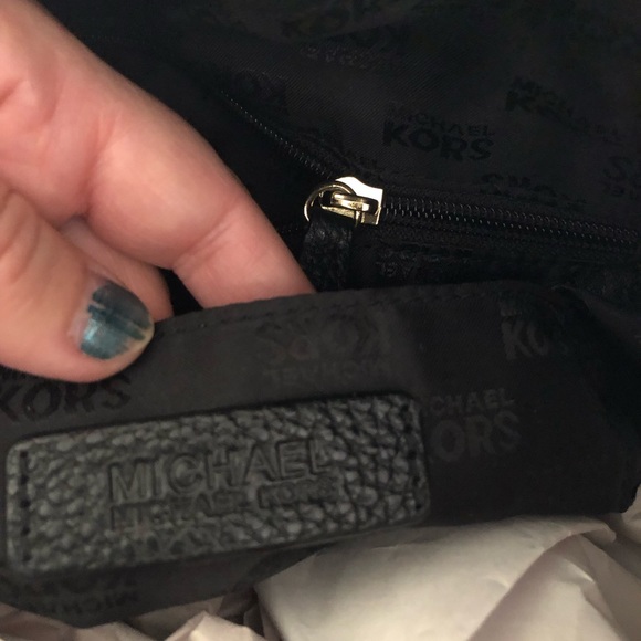 Michael Kors Black pebbled leather purse, lovely condition. Used gently. - Picture 6 of 12